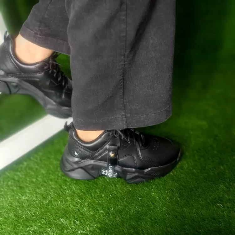 کتونی لژدار