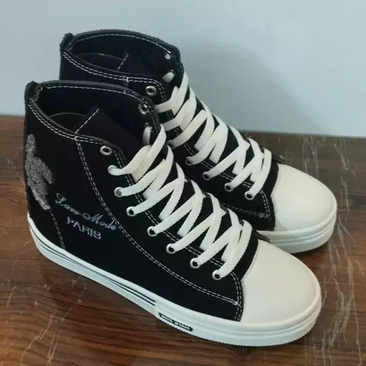 نیمبوت زنانه