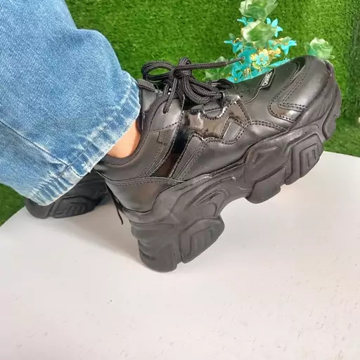 کتونی لژدار