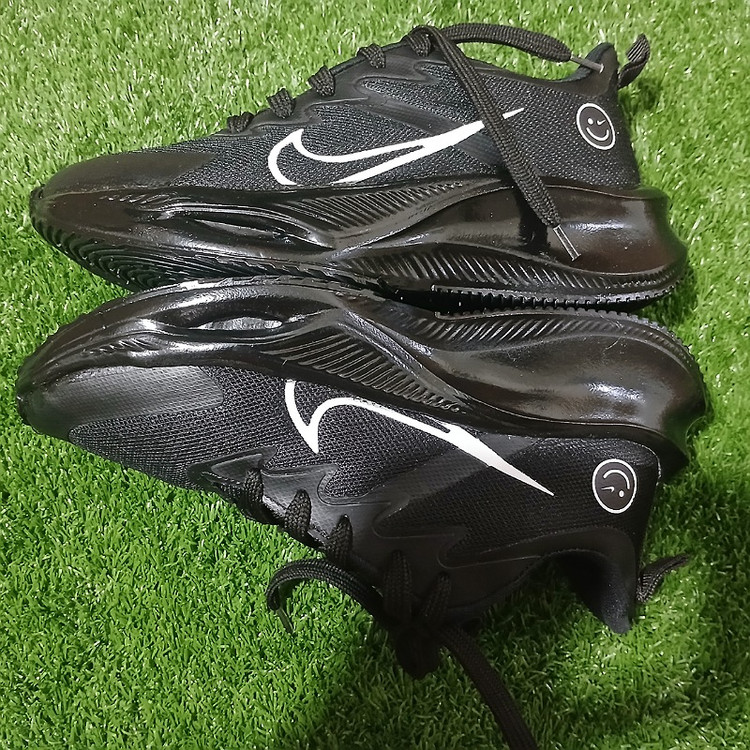 کتونی طرح دار