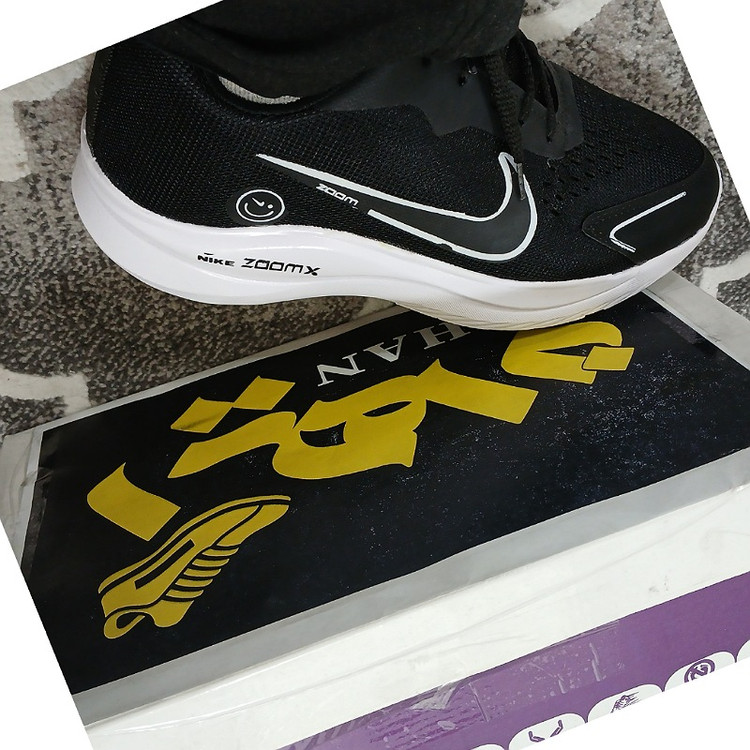 کتونی لبخند زوم