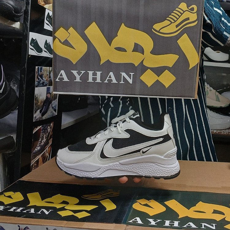 کتونی سفید کفش