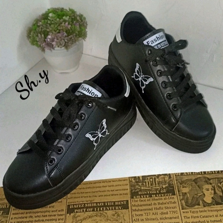 کتونی زنانه