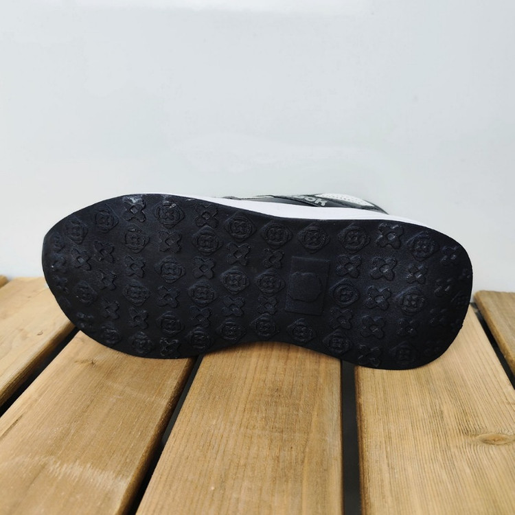 کتونی زنانه لژدار