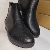 نیمبوت زنانه پوست ماری