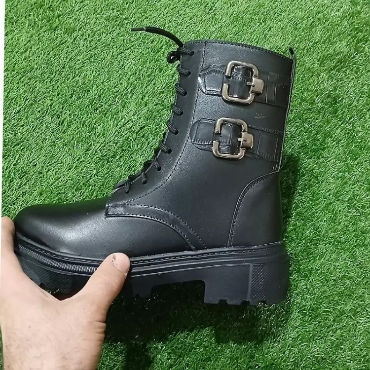 پوتین پاشنه دار