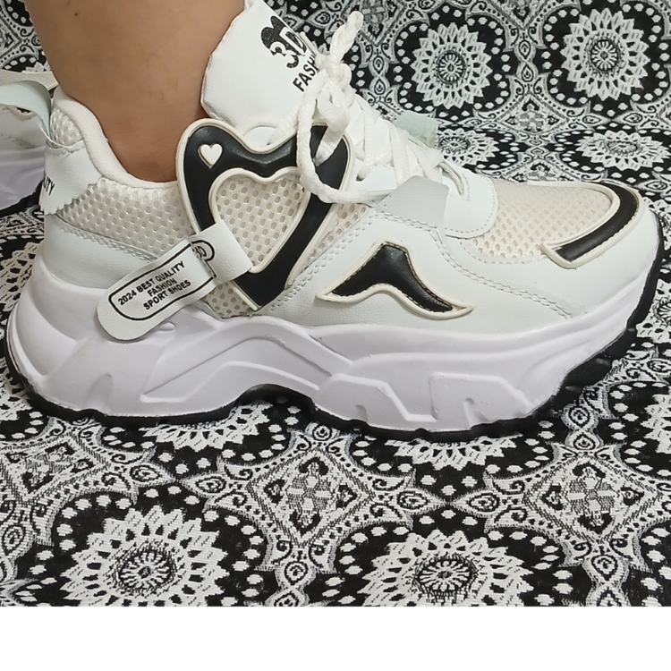 کتونی زنانه لژدار