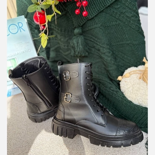 بوت پاشنه دار