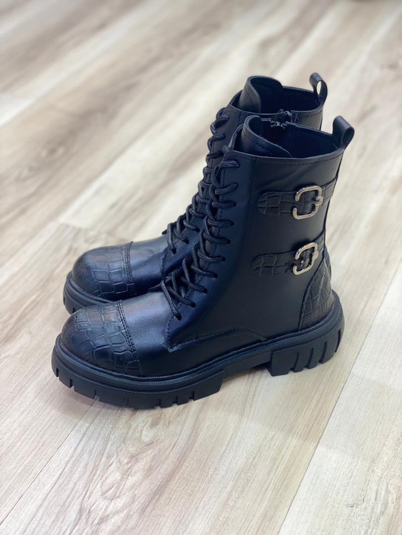 پوتین دخترانه