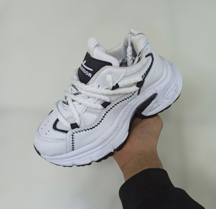 کتونی واریور