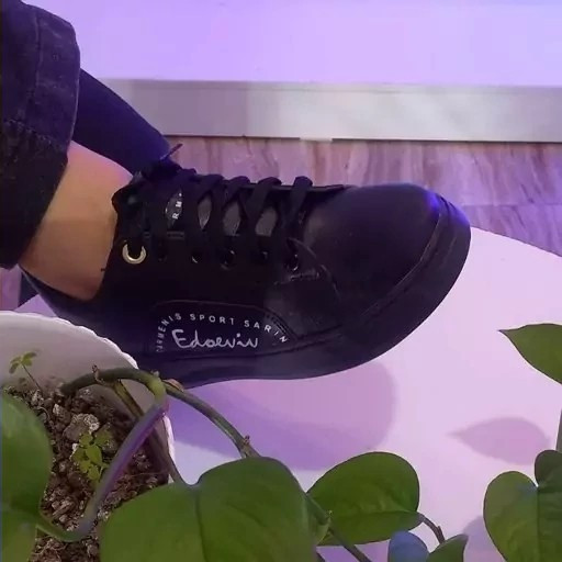 کتونی طرح دار