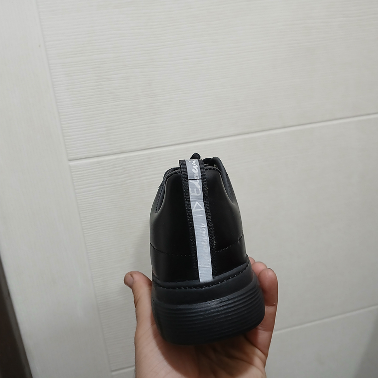 کتونی لژدار