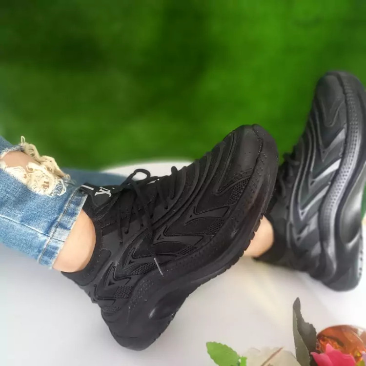 کتونی زنانه لژدار مشکی کد ۲۶۵