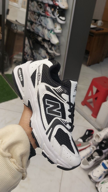 کتونی پیاده ری