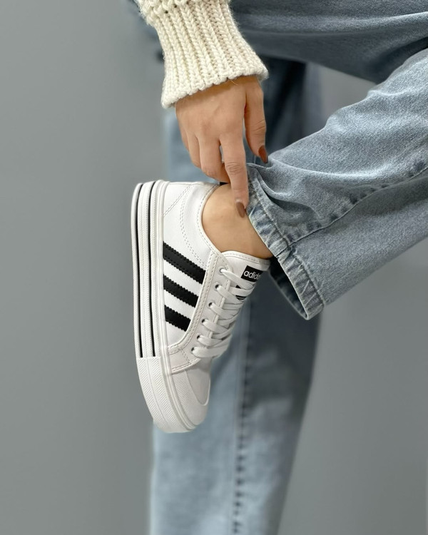 کتونی کلاسیک