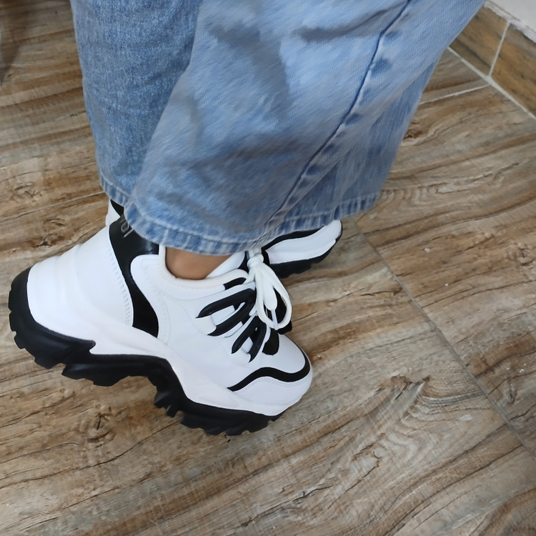 کتونی گوشواره