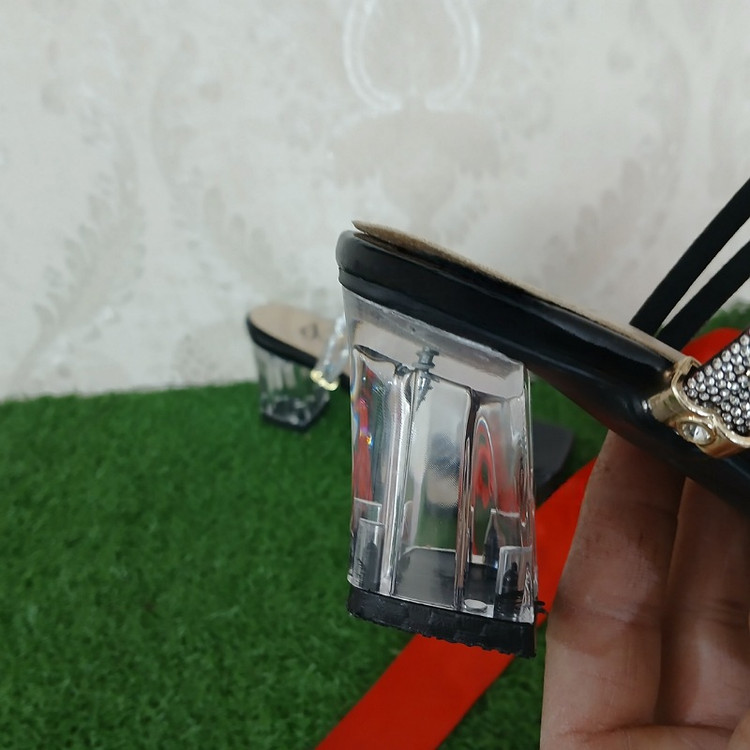 صندل پاشنه دار