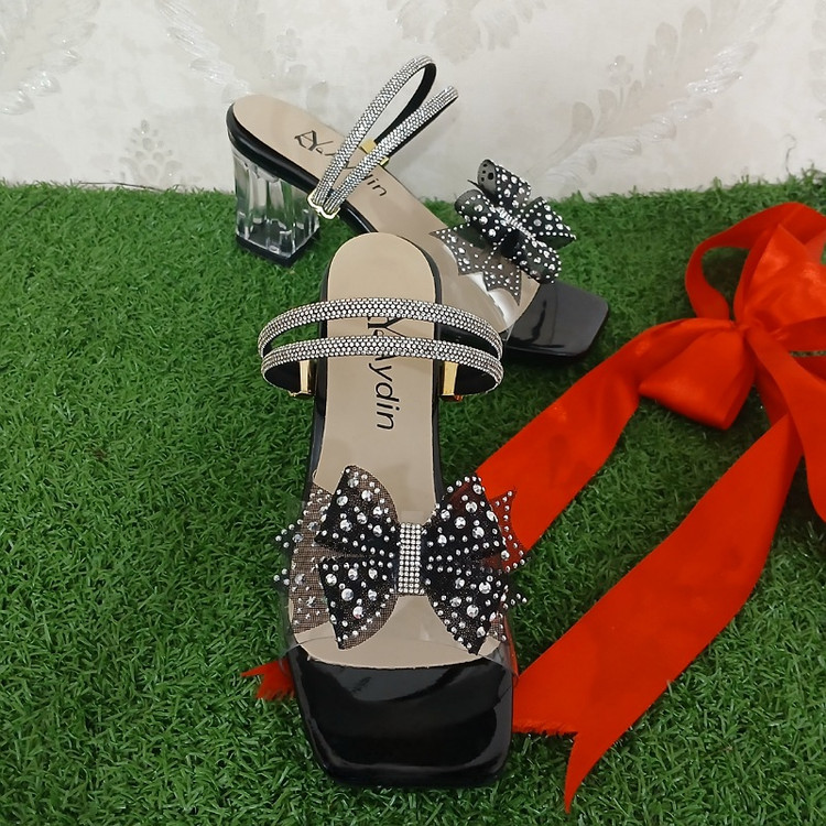 صندل پاشنه شیشه ای