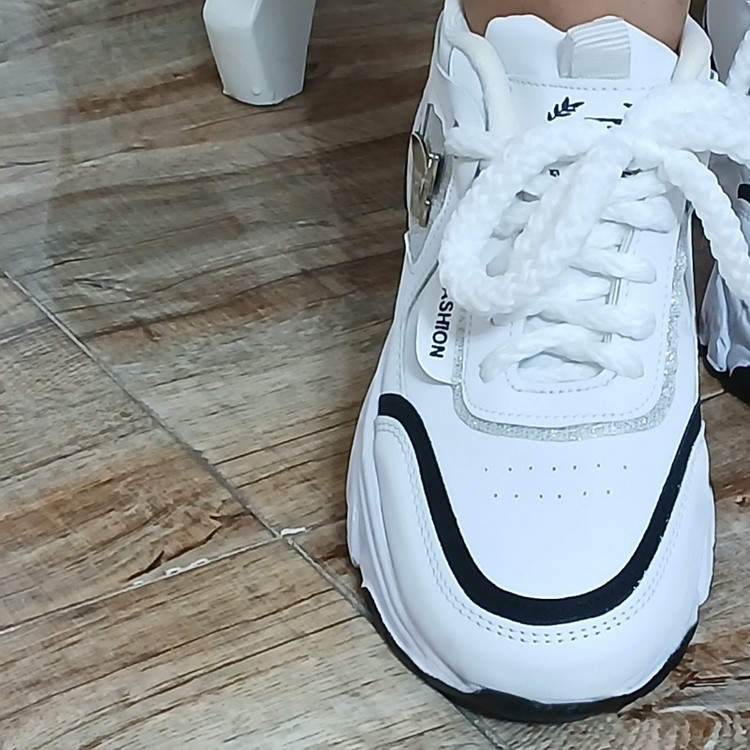 کتونی لژدار